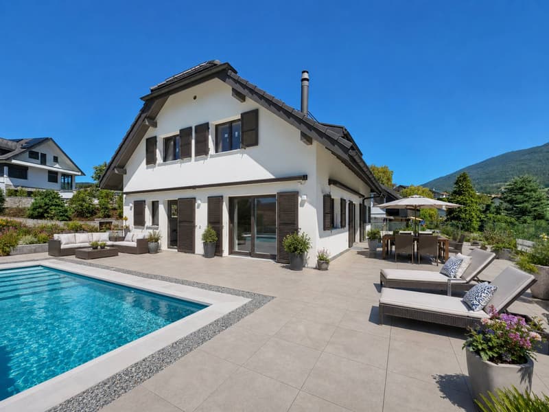 Neuf ! Villa individuelle avec piscine et magnifique vue sur le lac (1)