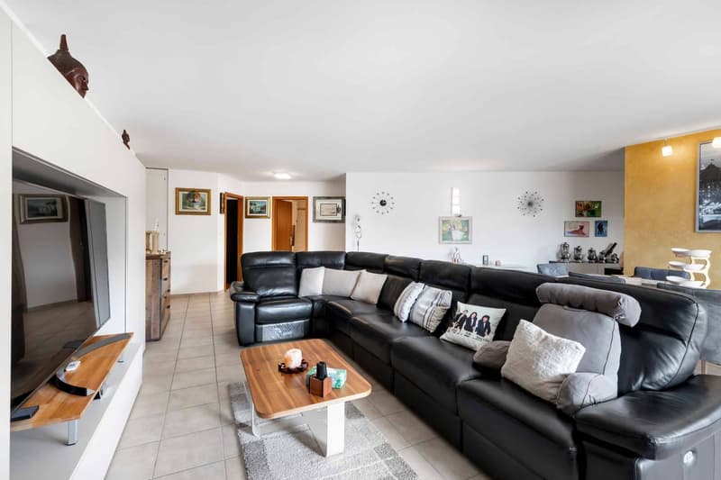 Spacieux appartement de 120 m² pondérés dans un environnement calme (8)