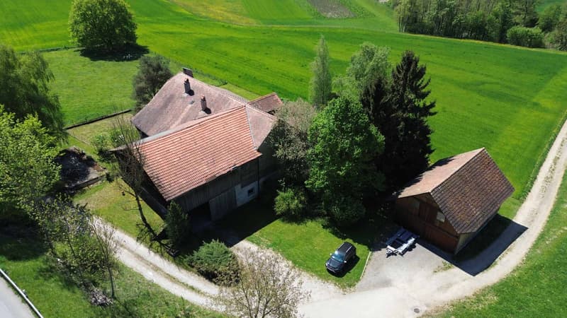 Charmante ferme de 7 pièces à rénover, environnement paisible avec annexes (12)