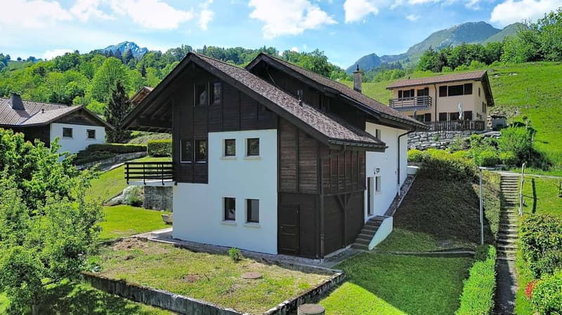 Charmante propriété de 5 pièces avec vue imprenable sur les montagnes (3)