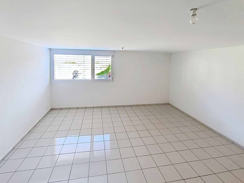 Local de 45 m² idéal pour artisan ou stockage (1)