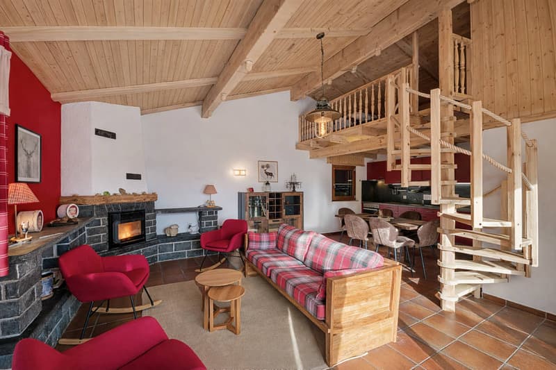 Chalet mitoyen au charme authentique entièrement rénové (2)