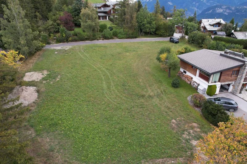 Magnifique terrain constructible dans quartier recherché (3)