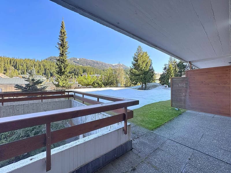 Appartement de 6.5 pièces en attique face au golf avec superbe vue + studio (13)