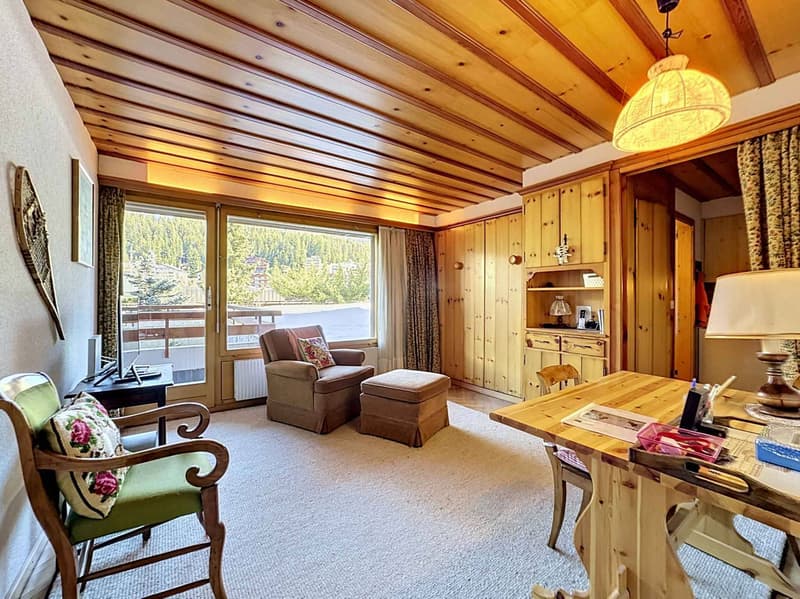 Appartement de 6.5 pièces en attique face au golf avec superbe vue + studio (12)