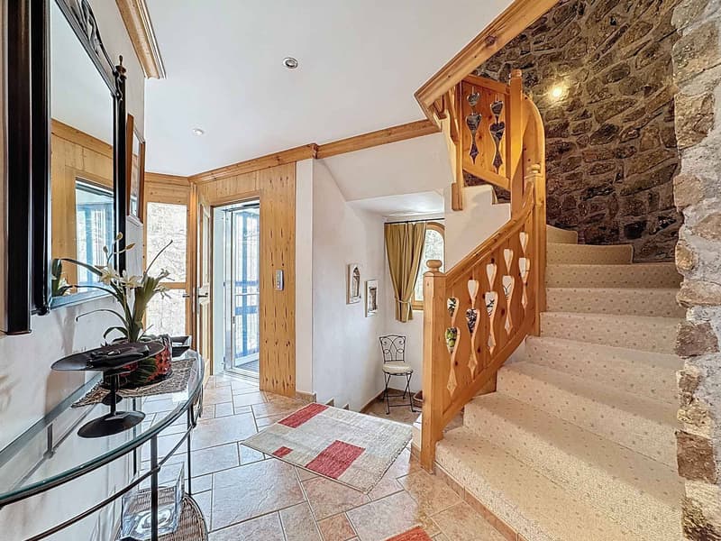 MAGNIFIQUE DUPLEX/ATTIQUE DE 6.5 PIÈCES AU CENTRE AVEC TRÈS BELLE VUE (8)