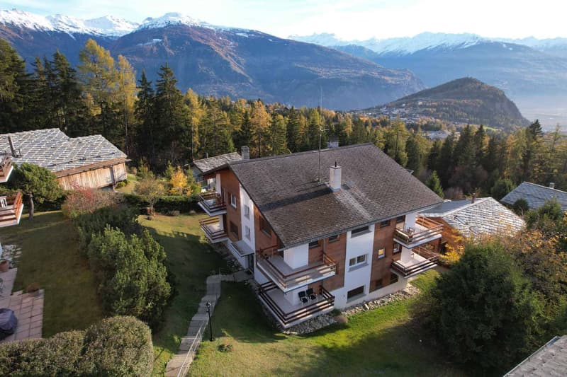 TRÈS BEL APPARTEMENT DE 3.5 PIÈCES AVEC VUE PANORAMIQUE EXCEPTIONNELLE (3)