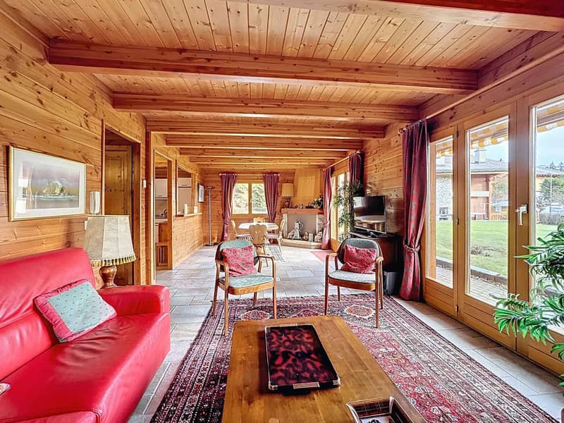 Domaine avec 2 chalets individuels reliés par les sous-sols (9)