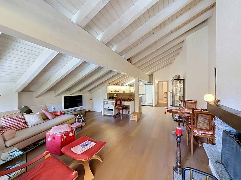 En exclusivité - Appartement en semi-attique, coup de coeur de 2.5 pièces (2)