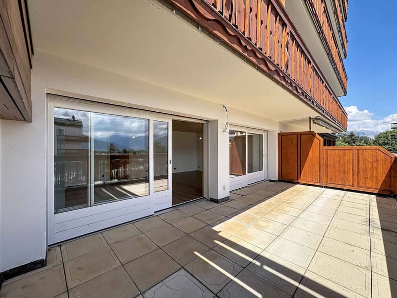 RARE - Au coeur de la station, appartement neuf de 4.5 pièces avec vue (3)