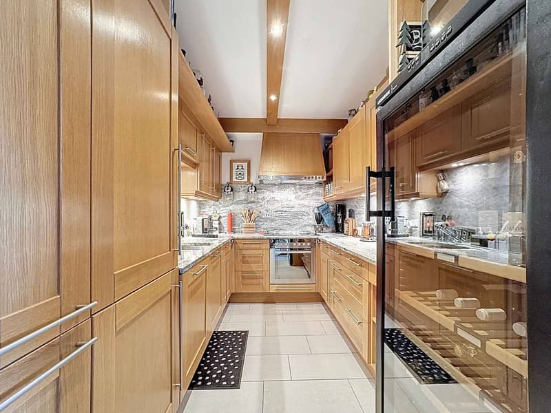 EXCLUSIVITE - Bel appartement de 4.5 pièces avec vue (6)