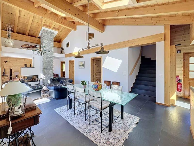 CHALET DE 15,5 PIÈCES COMPOSÉ DE TROIS APPARTEMENTS INDÉPENDANTS (3)
