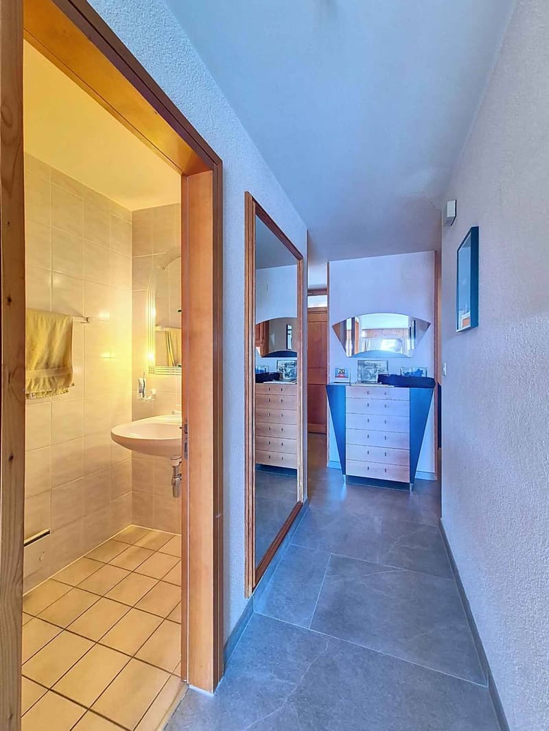 BEL APPARTEMENT 3 CHAMBRES 100 M2 - CENTRAL ET AU CLAME (6)