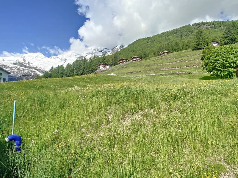 Terrain à bâtir parfaitement situé (2)
