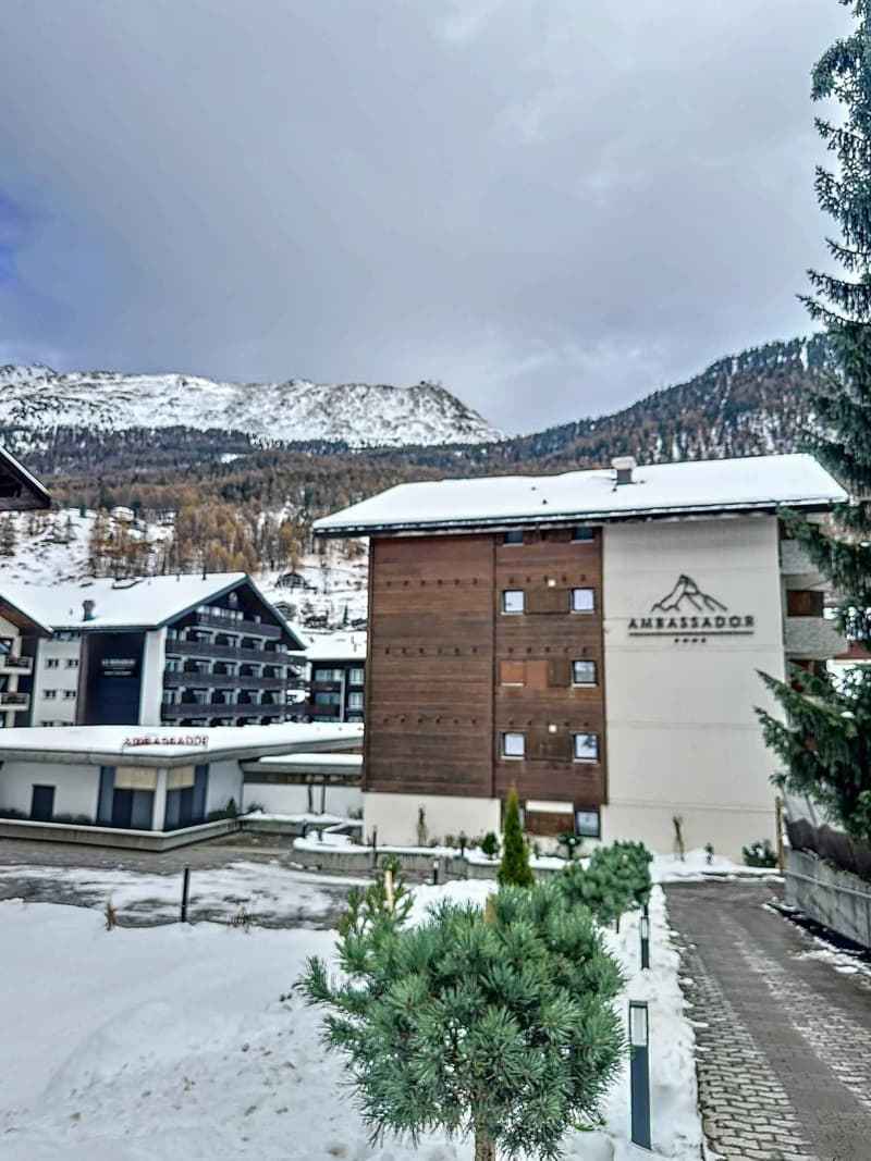 Appartement exclusif de 2,5 pièces, investissement attractif : appartement central à Zermatt avec utilisation hôtelière et personnelle (2)