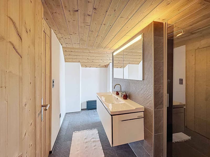 Appartement mansardé charmant de 3 1/2 pièces au cur de Randa (3)