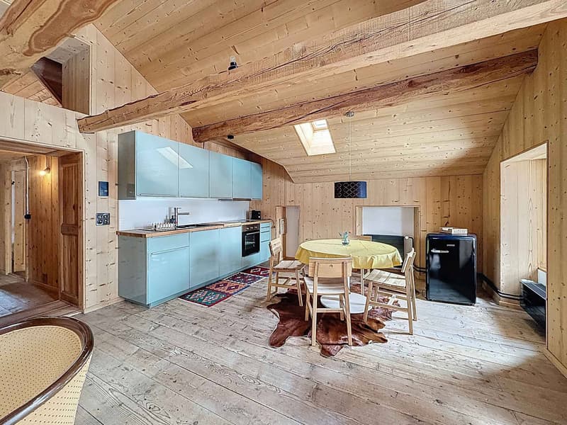 Appartement mansardé charmant de 3 1/2 pièces au cur de Randa (2)