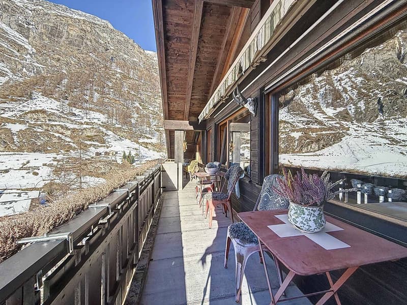 Appartement penthouse exclusif à Zermatt avec vue unique sur le Cervin (11)