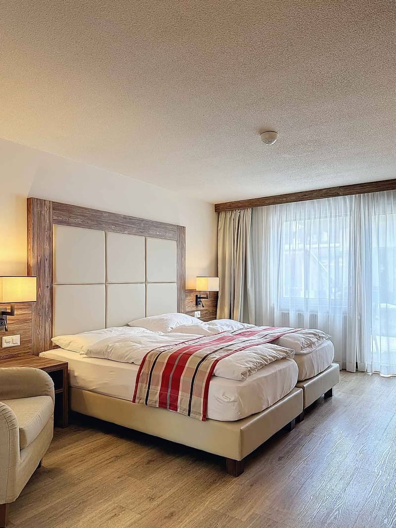 Appartement exclusif de 2,5 pièces, investissement attractif : appartement central à Zermatt avec utilisation hôtelière et personnelle (1)