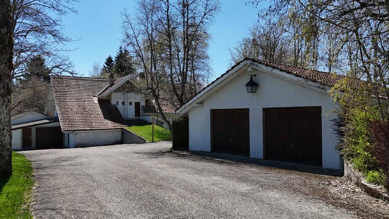 Habitation avec colonie de vacances à grand potentiel (12)