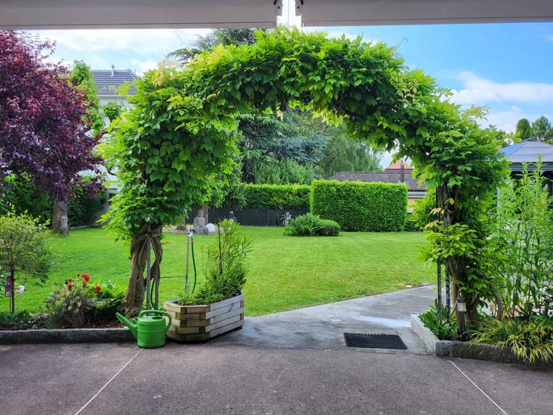 Charmante propriété de 8,5 pièces avec terrasse et grand jardin (12)