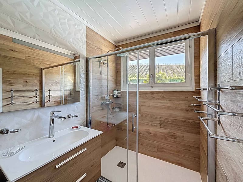 Villa individuelle avec Piscine et Vue sur le Lac (7)
