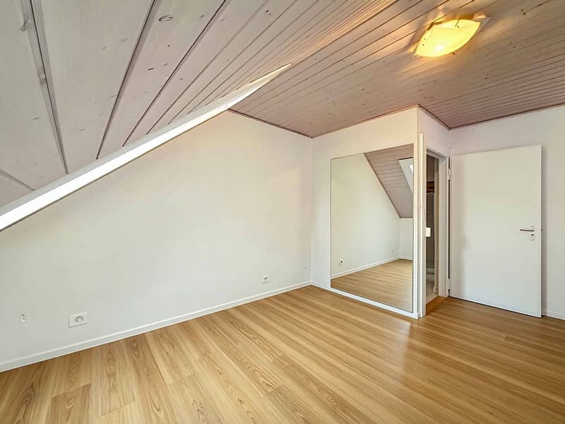 Spacieux appartement de 5 pièces au cur de La Chaux-de-Fonds (6)