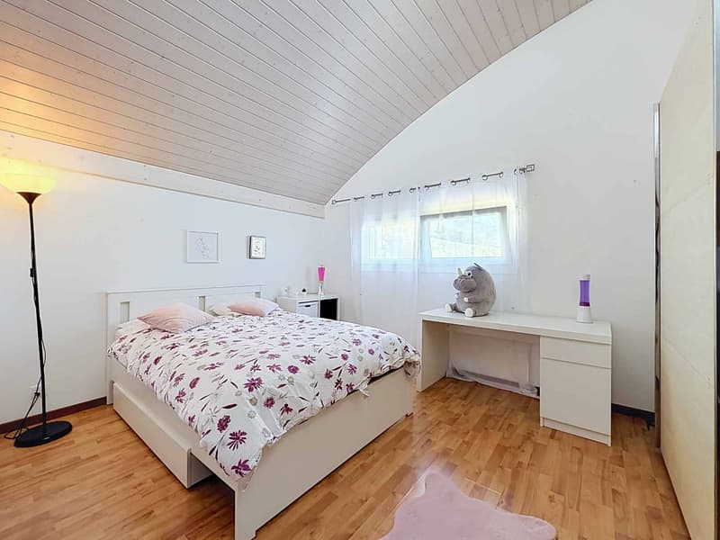 Un écrin contemporain face au lac, où luxe, lumière et sérénité ne font qu'un (9)