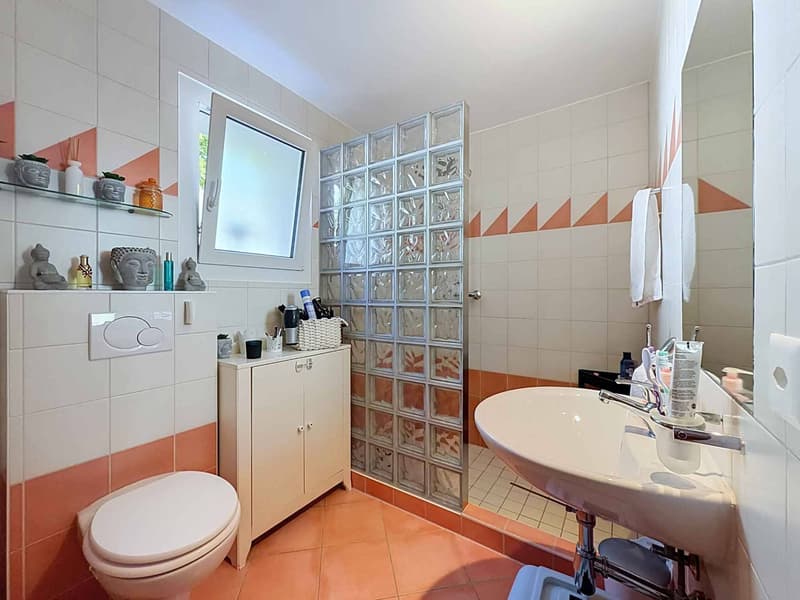 Un écrin contemporain face au lac, où luxe, lumière et sérénité ne font qu'un (8)