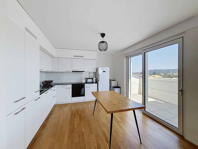 Appartement en attique de 4.5 pièces entre lumière et sérénité (3)