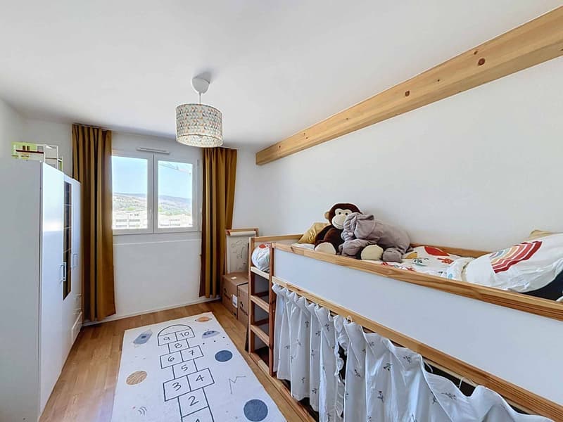 Appartement en attique de 4.5 pièces entre lumière et sérénité (6)