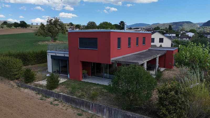 Villa familiale avec espace professionnel indépendant dans un cadre verdoyant (12)