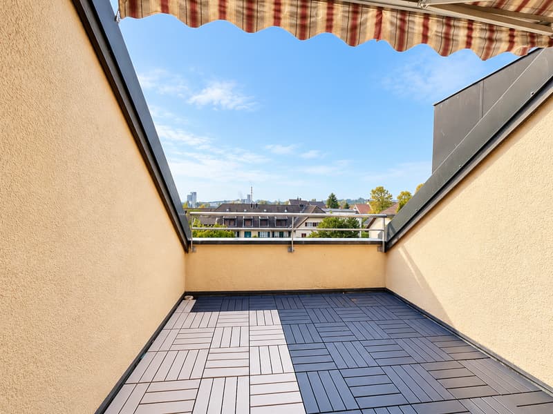 Duplex de caractère au charme authentique et au beau potentiel (11)
