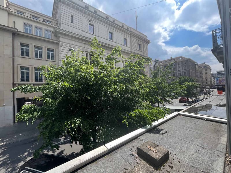 Emplacement stratégique : bureaux 35m² (2)