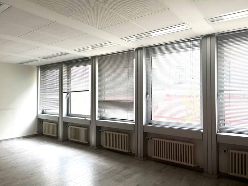 Emplacement stratégique : bureaux 35m² (3)