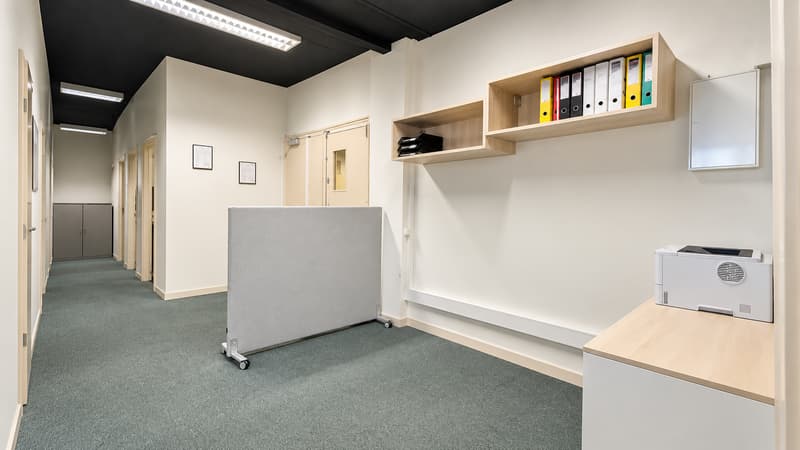 Bureau de 95m2 aux Acacias (4)