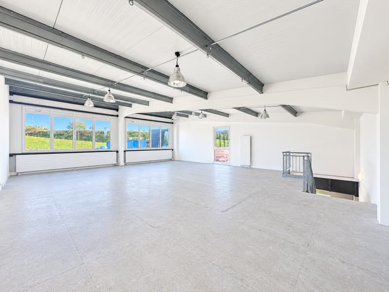 Bureaux, showroom, locaux de 170 m2 à louer à Rossens (1)