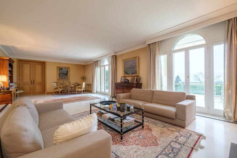 Vaste maison de maître divisée en 2 logements avec vue lac (5)