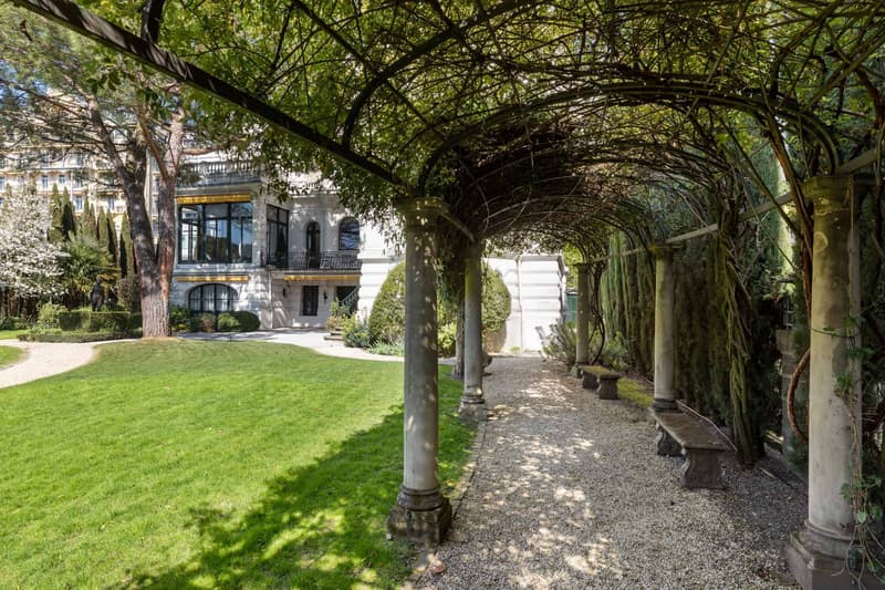 Perle architecturale au bord du lac (13)