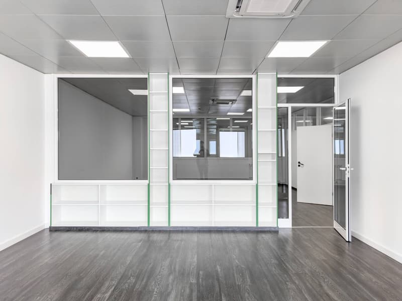 Surface de bureaux/ateliers de 337m2 à Satigny (4)
