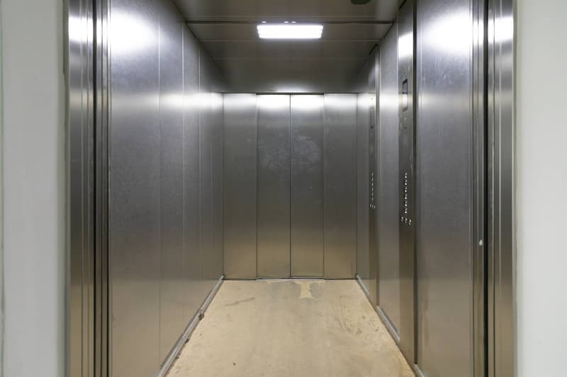 Surface de bureaux/Atelier de 900m2 neuve à Meyrin - FTI (9)