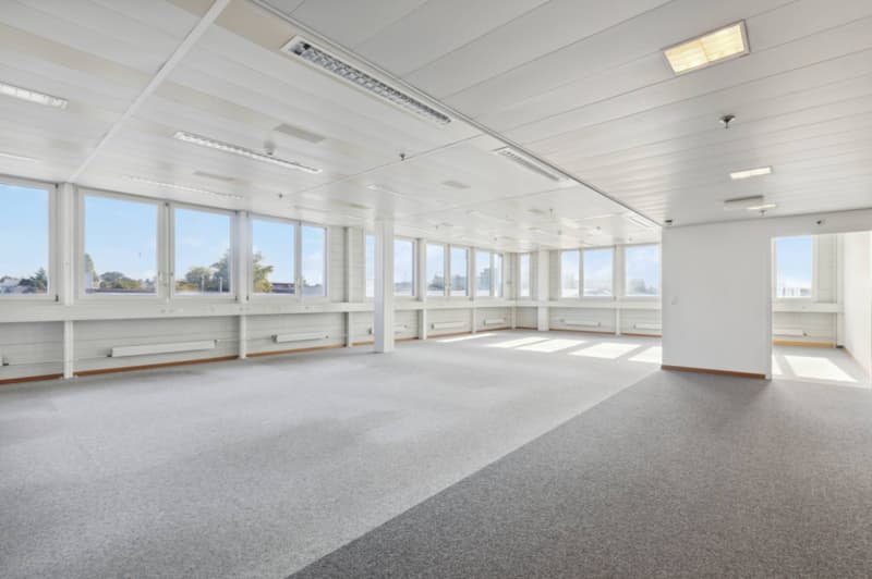 Locaux de 118 m2 au 3ème étage Zone FTI (4)