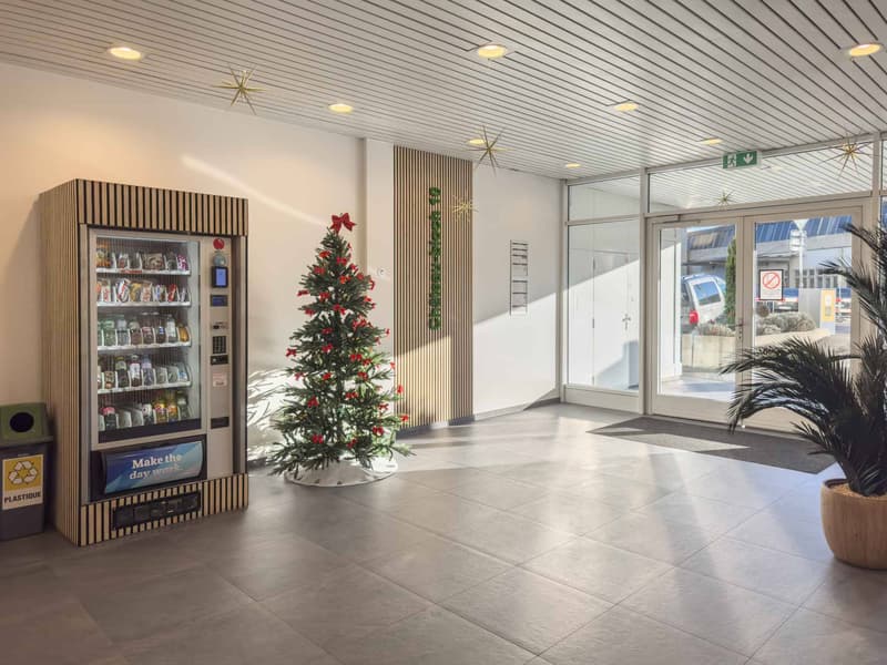 Bureau de 283 m² au 1er étage d'un bâtiment industriel au Lignon (8)