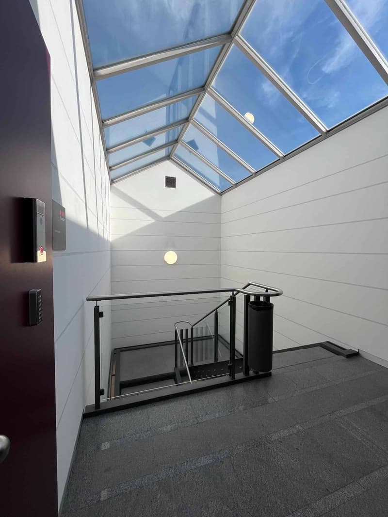 Bureaux de 273m2 lumineux à proximité de l'aéroport et de la Place des Nations (3)