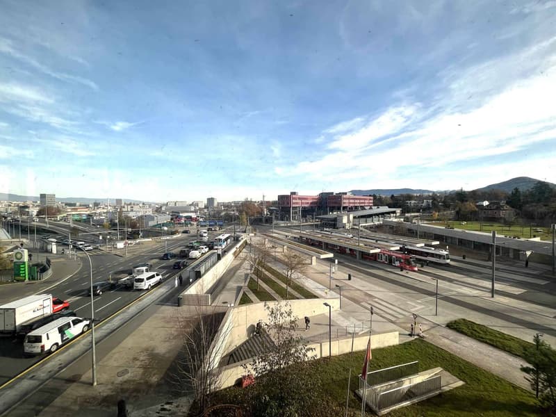 Bureaux modernes et lumineux  310 m² Gare de Lancy Bachet (11)