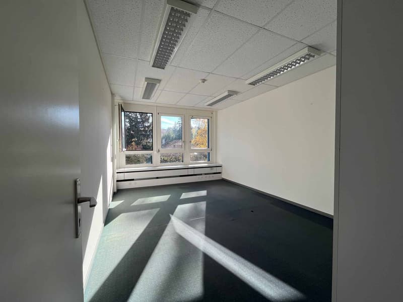 Bureaux de 114m2 - lumineux à proximité de l'aéroport et de la Place des Nations (2)