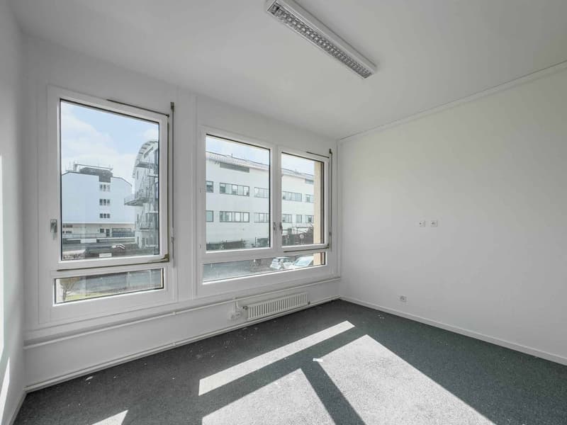 FTI - Charmant bureau de 83 m²  Fonctionnel et bien situé (3)