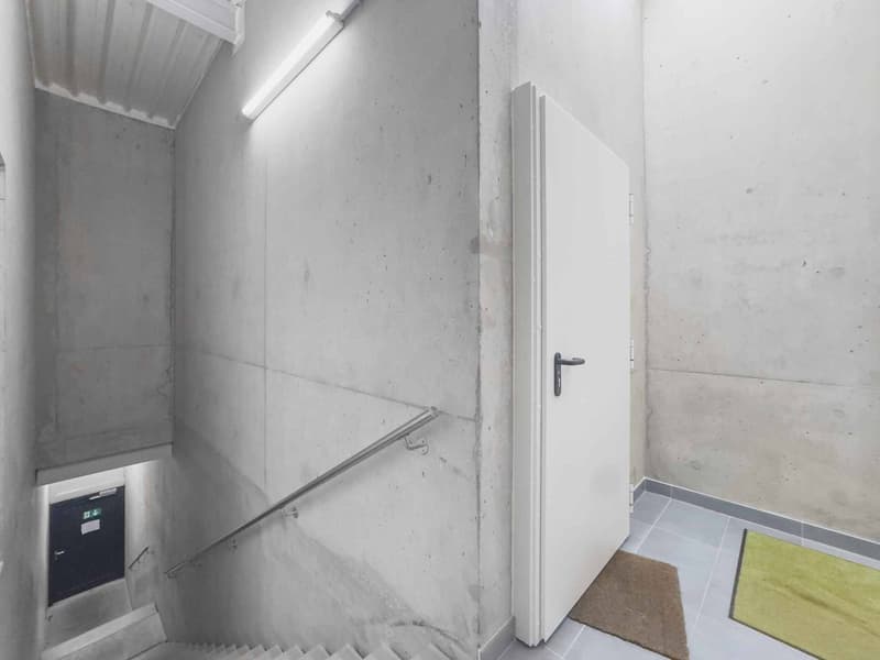 Bureau lumineux de 125 m² en open-space (7)
