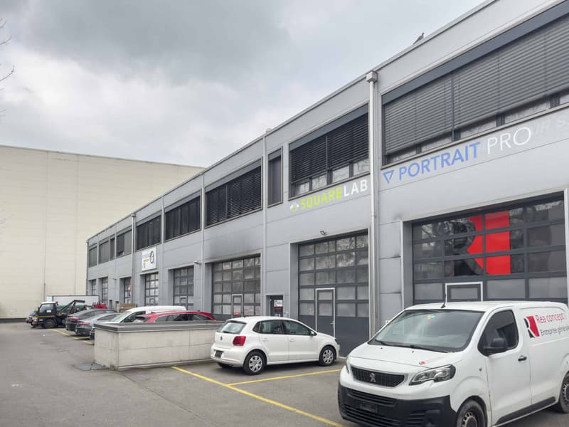 Bureau lumineux de 125 m² en open-space (8)