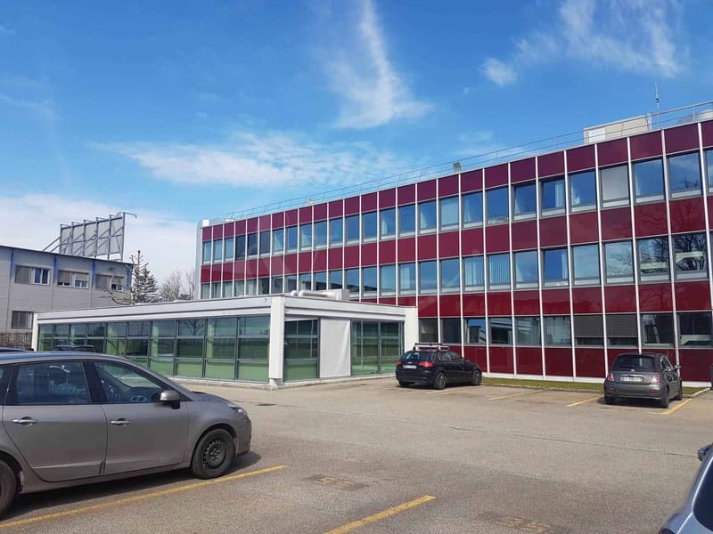 Bureaux 30m2 à deux pas de l'aéroport (1)